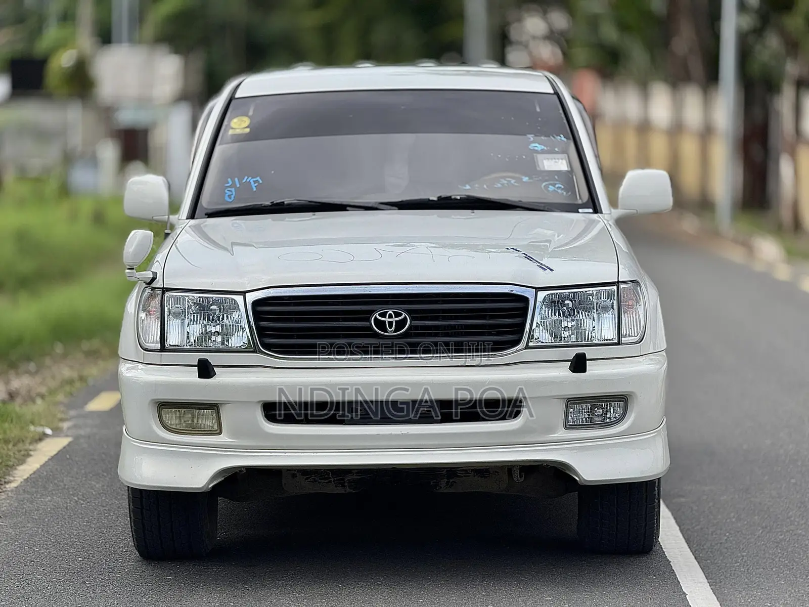 Toyota Land Cruiser 2005 White