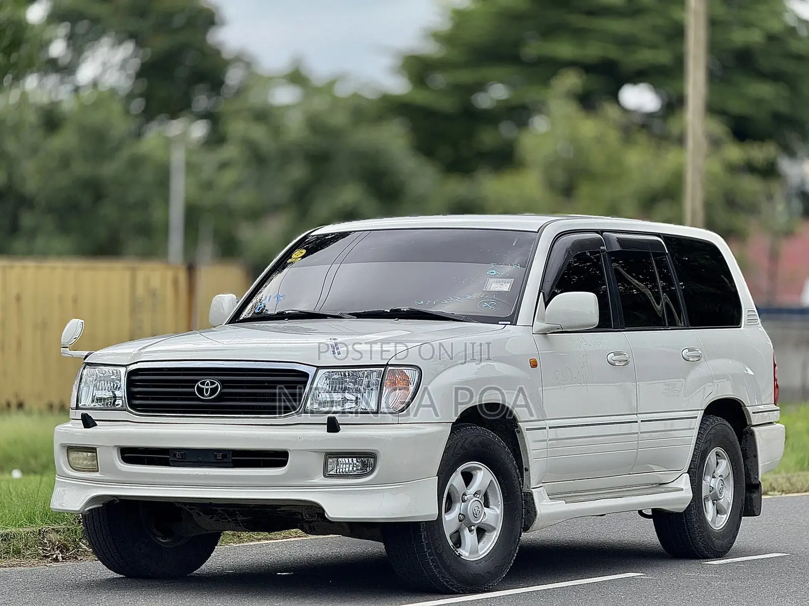 Toyota Land Cruiser 2005 White