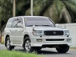 Toyota Land Cruiser 2005 White