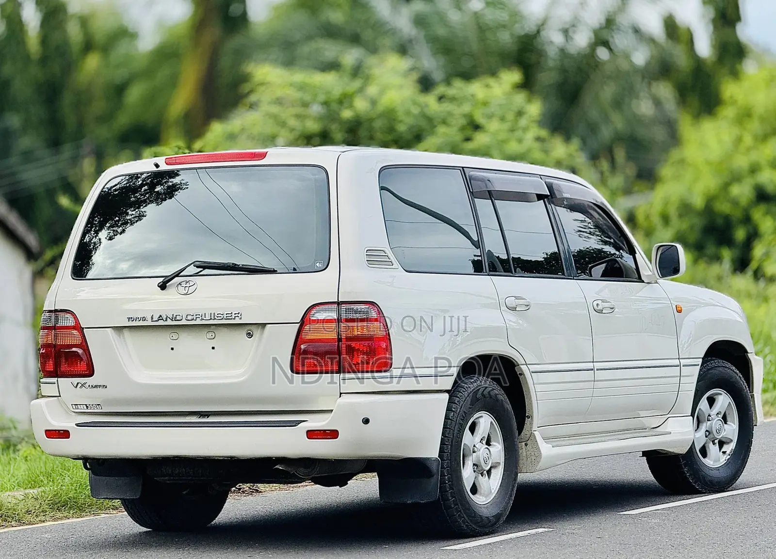Toyota Land Cruiser 2005 White