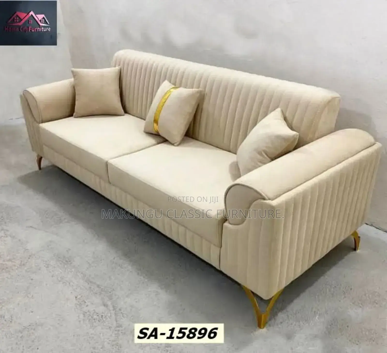 Luxurious Sofa La Watu Wawili