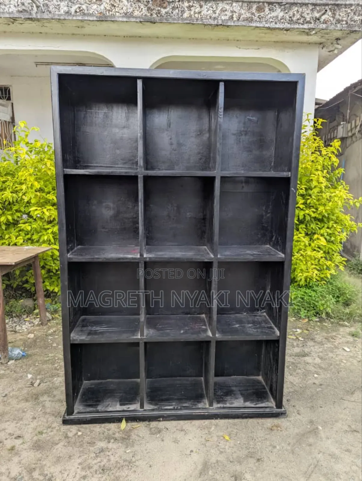 Kabati La Wazi Mbao Ngumu Rangi Nyeusi Imetumika