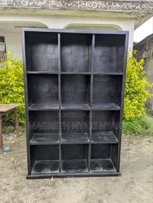 Kabati La Wazi Mbao Ngumu Rangi Nyeusi Imetumika