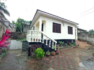 Photo - 3bdrm Bungalow in Kimara Suka for rent