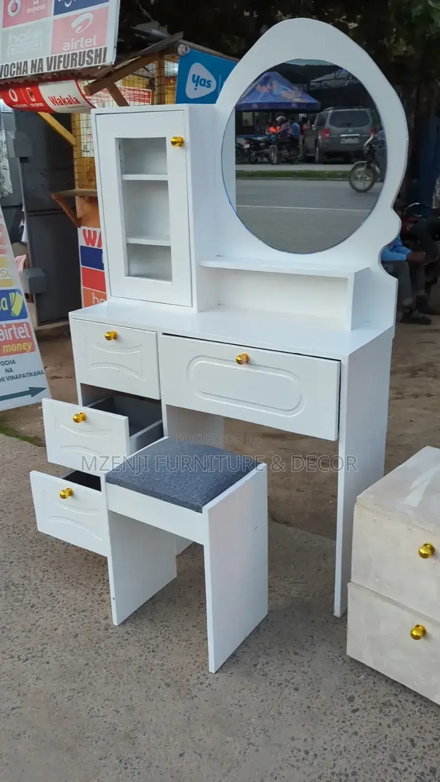 Dressing Table Circle Mirror