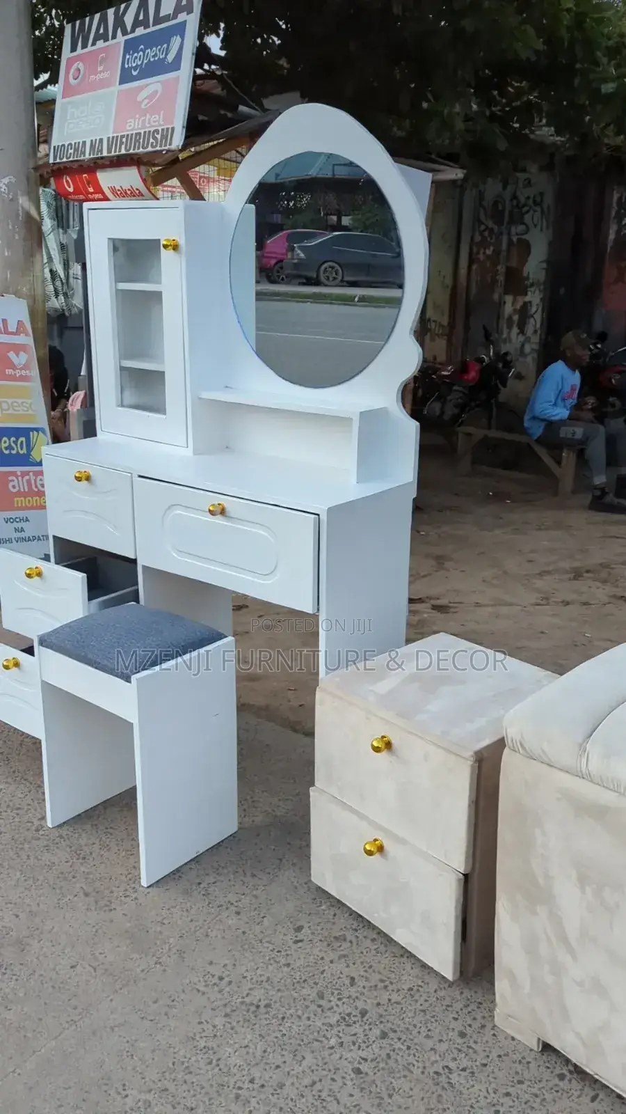 Dressing Table Circle Mirror