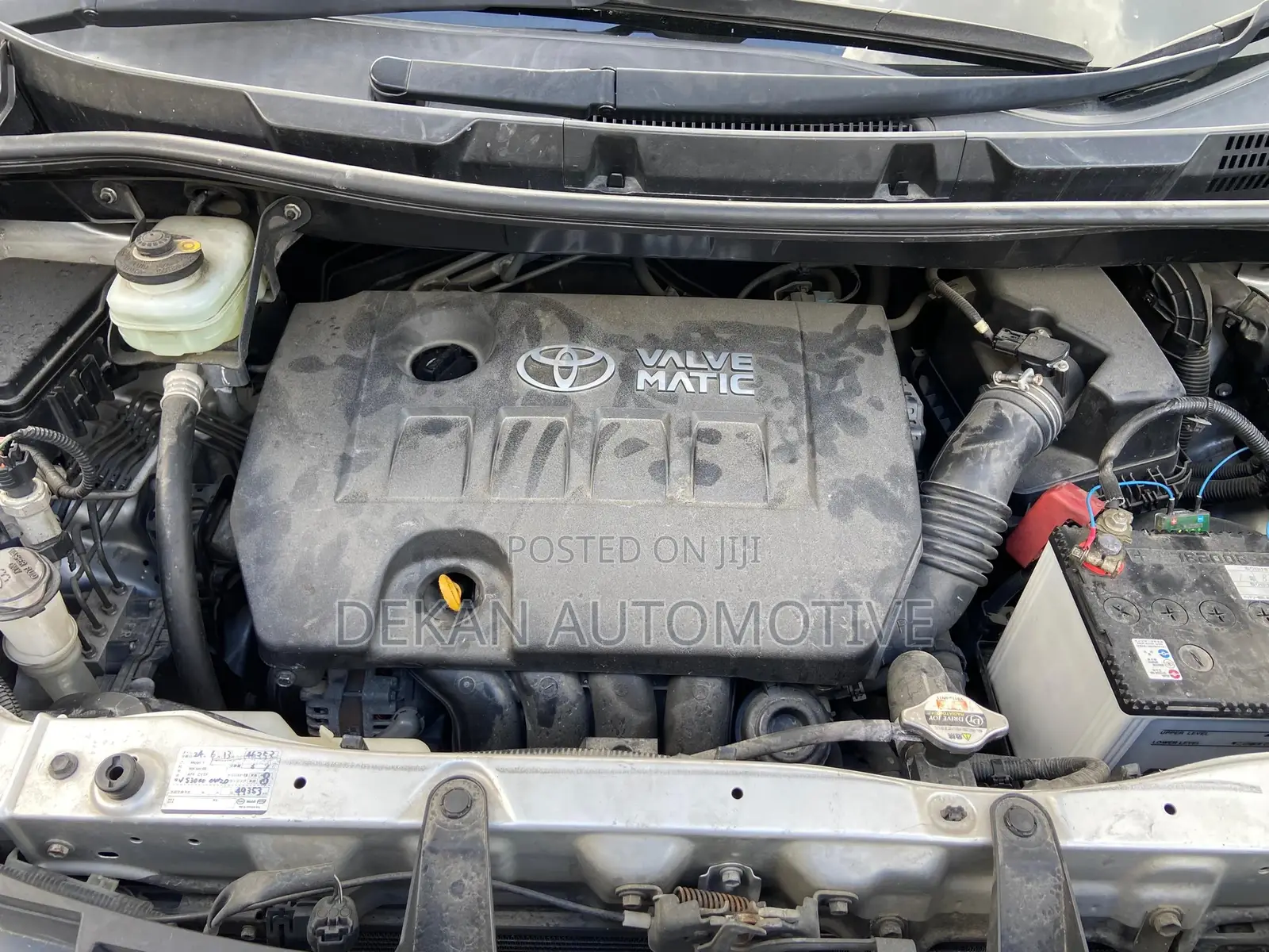 Toyota Noah 2.0 143hp AWD (8 Seater) 2008 Silver
