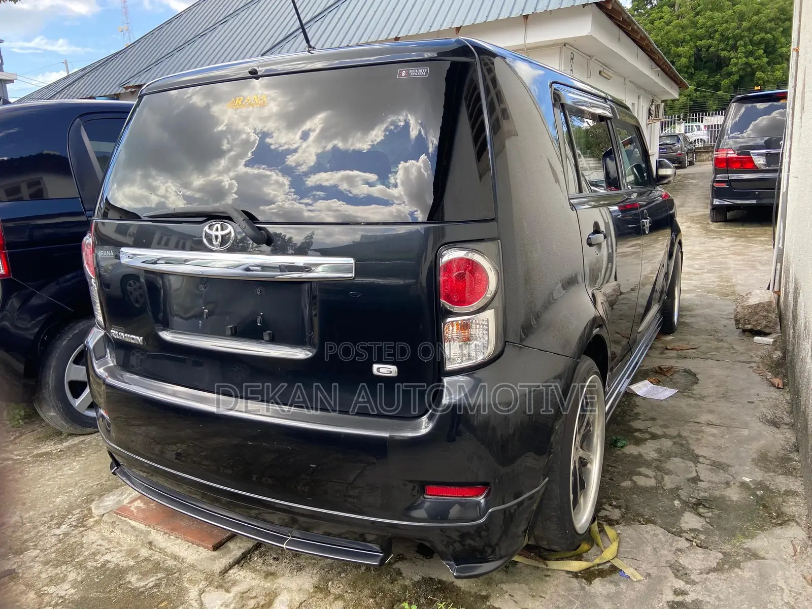 Toyota Corolla Rumion Hatchback 1.5 FWD 2010 Black