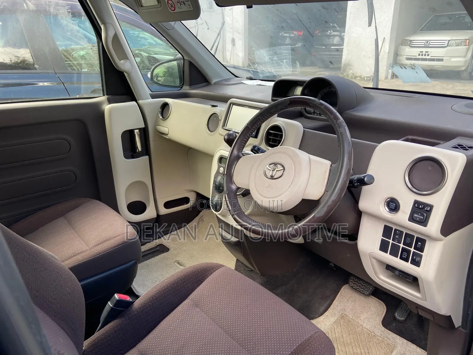 Toyota Porte 1.3 FWD 2014 Black