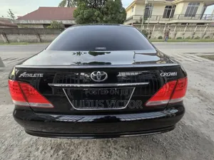 Photo - Toyota Crown 2006 Black
