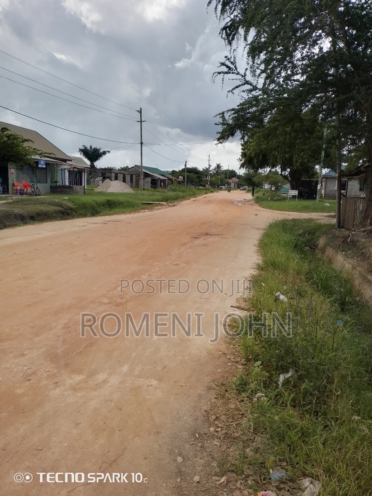 Kiwanja Sqmita 200 Kinauzwa Milioni 5.9 Ukonga Majohe Rada.