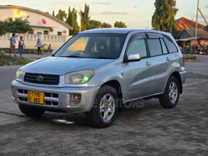 Photo - Toyota RAV4 2004 Silver