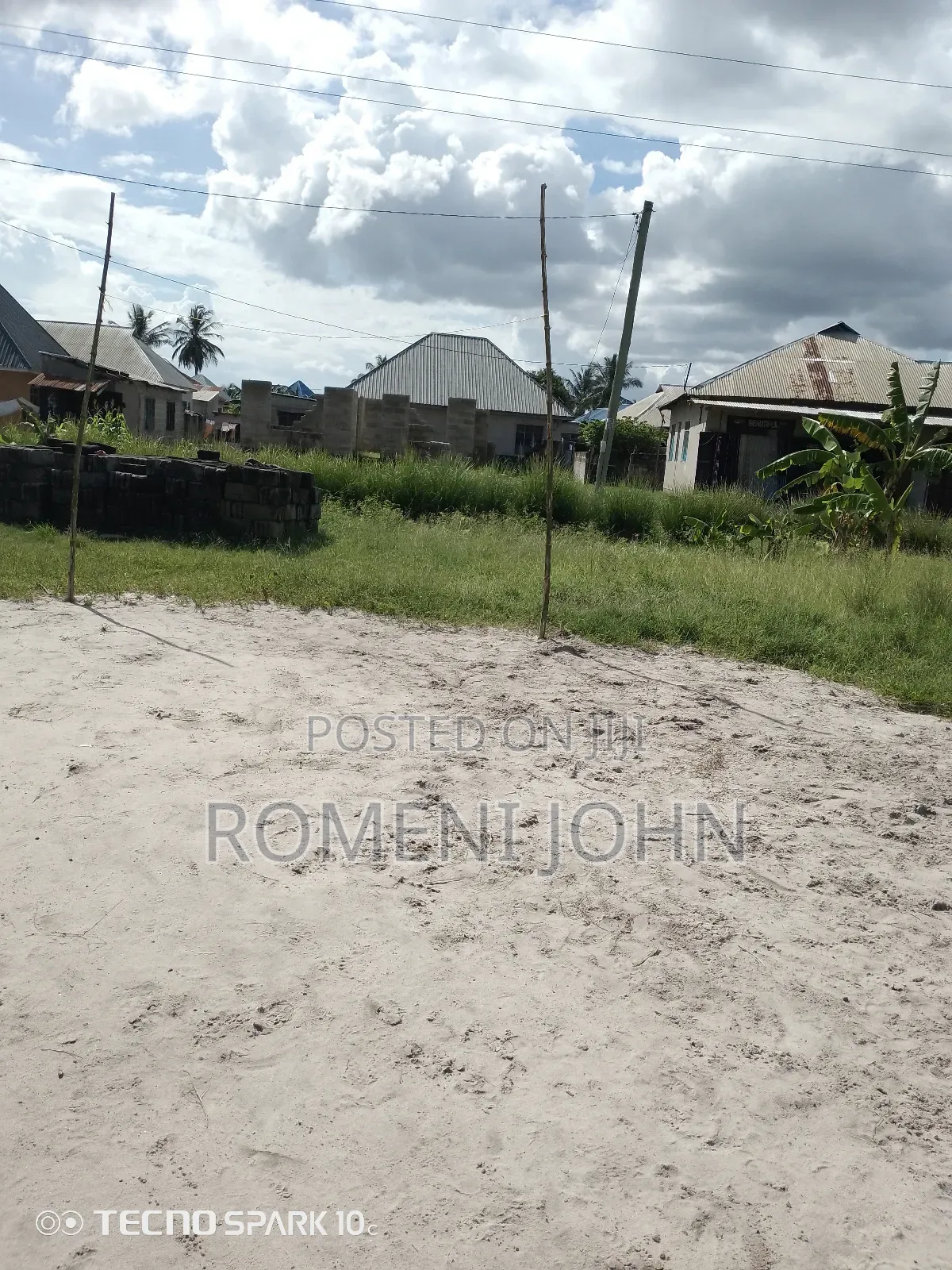 Kiwanja Mita Sqmita 200 Kinauzwa Miln 4.8 Ukonga Bombambili.