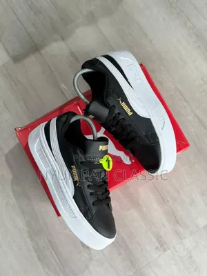 Puma Sneakers