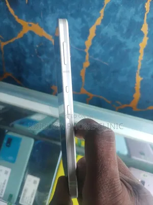 Sharp Aquos Sense6 64 GB White