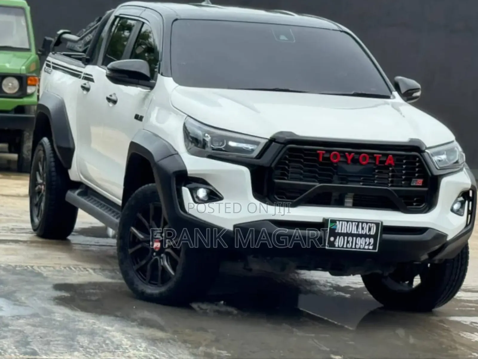 Toyota Hilux 2022 White