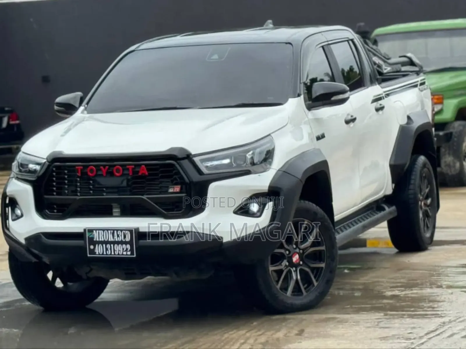Toyota Hilux 2022 White