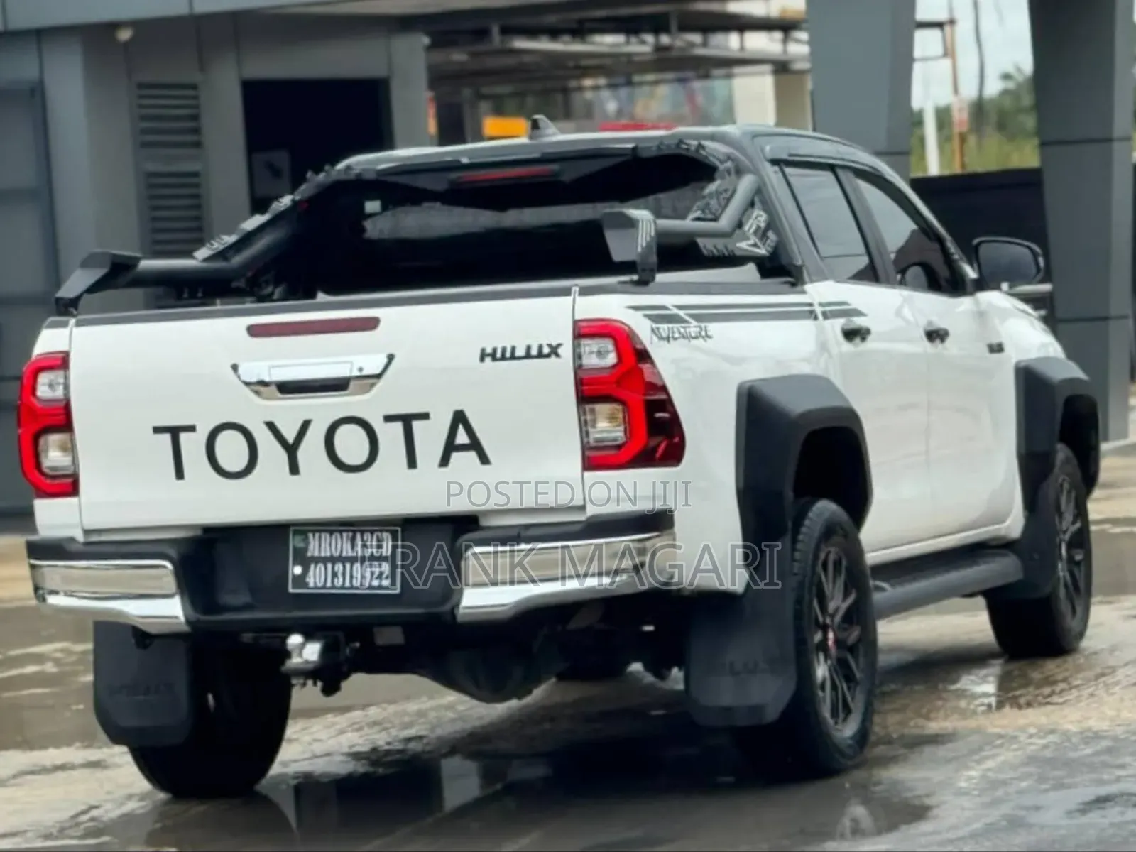 Toyota Hilux 2022 White