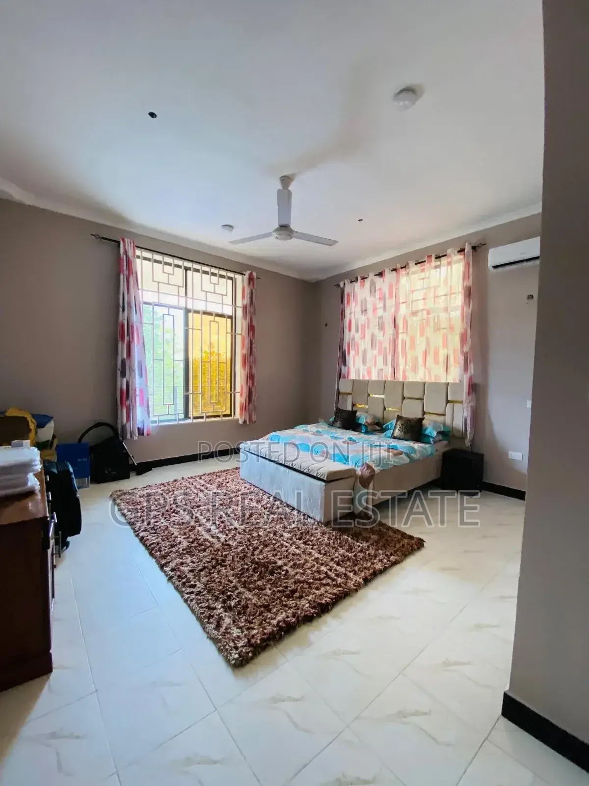 10bdrm House in Geza Ulole Beach, Kigamboni for sale