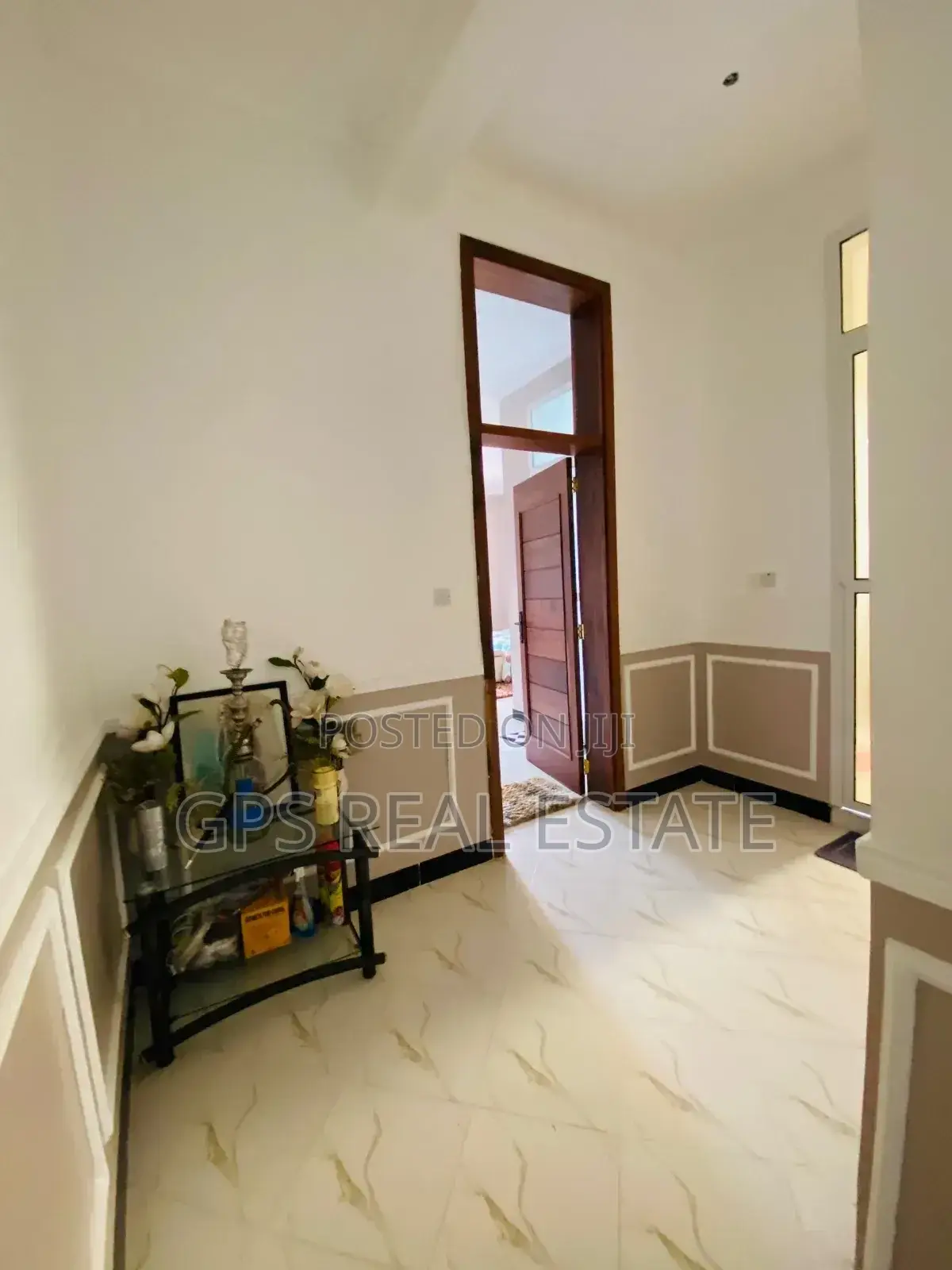 10bdrm House in Geza Ulole Beach, Kigamboni for sale