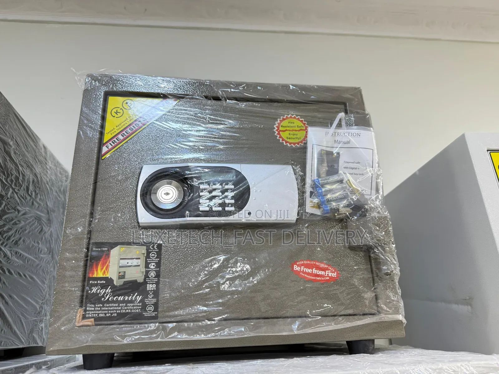 Fireproof Safebox 70kg Digital & Key Lock