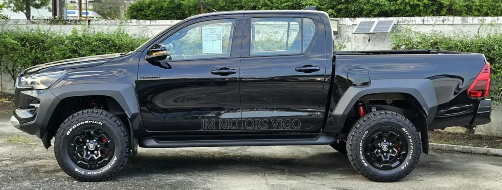 New Toyota Hilux 2024 Black