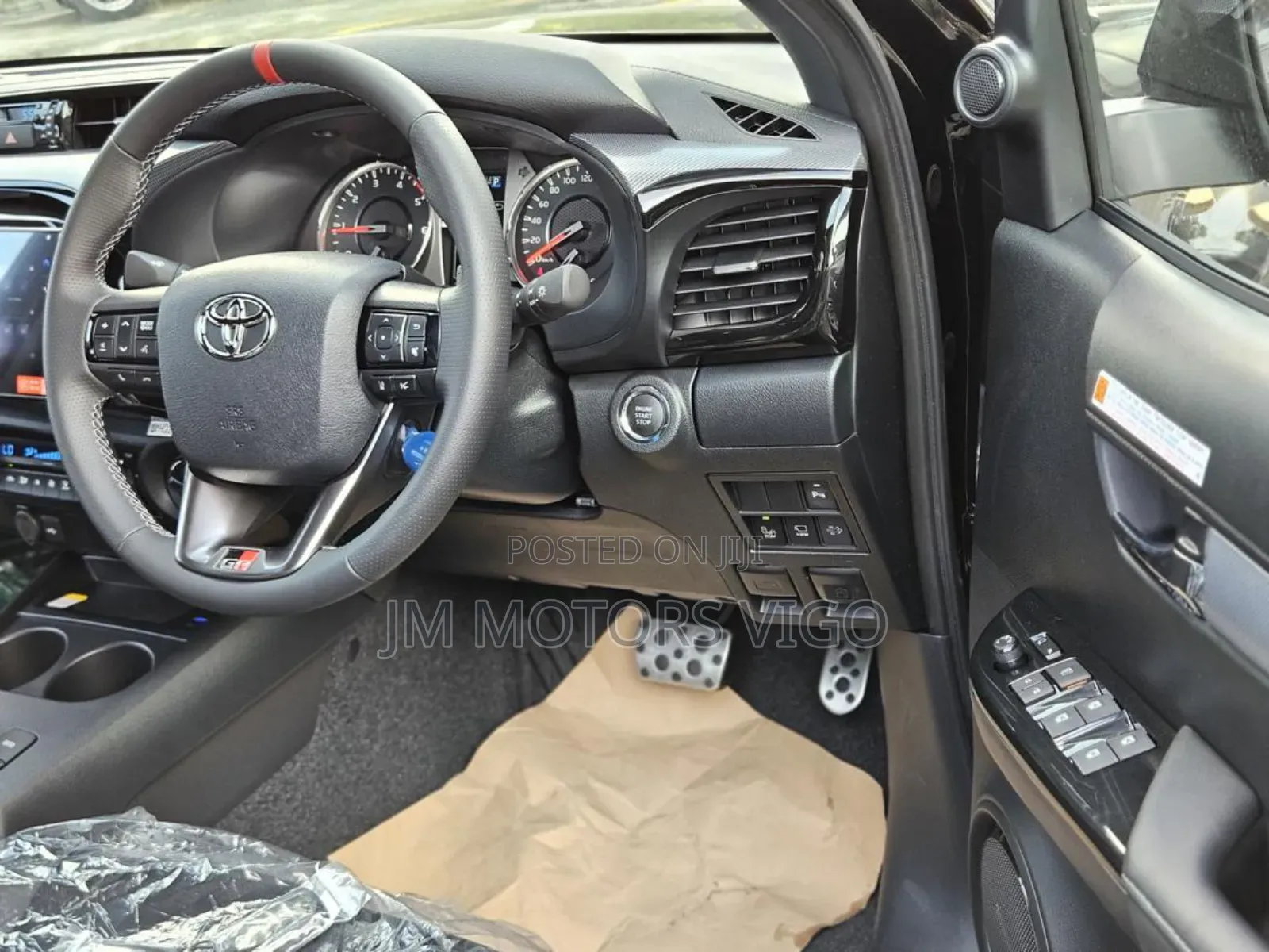 New Toyota Hilux 2024 Black