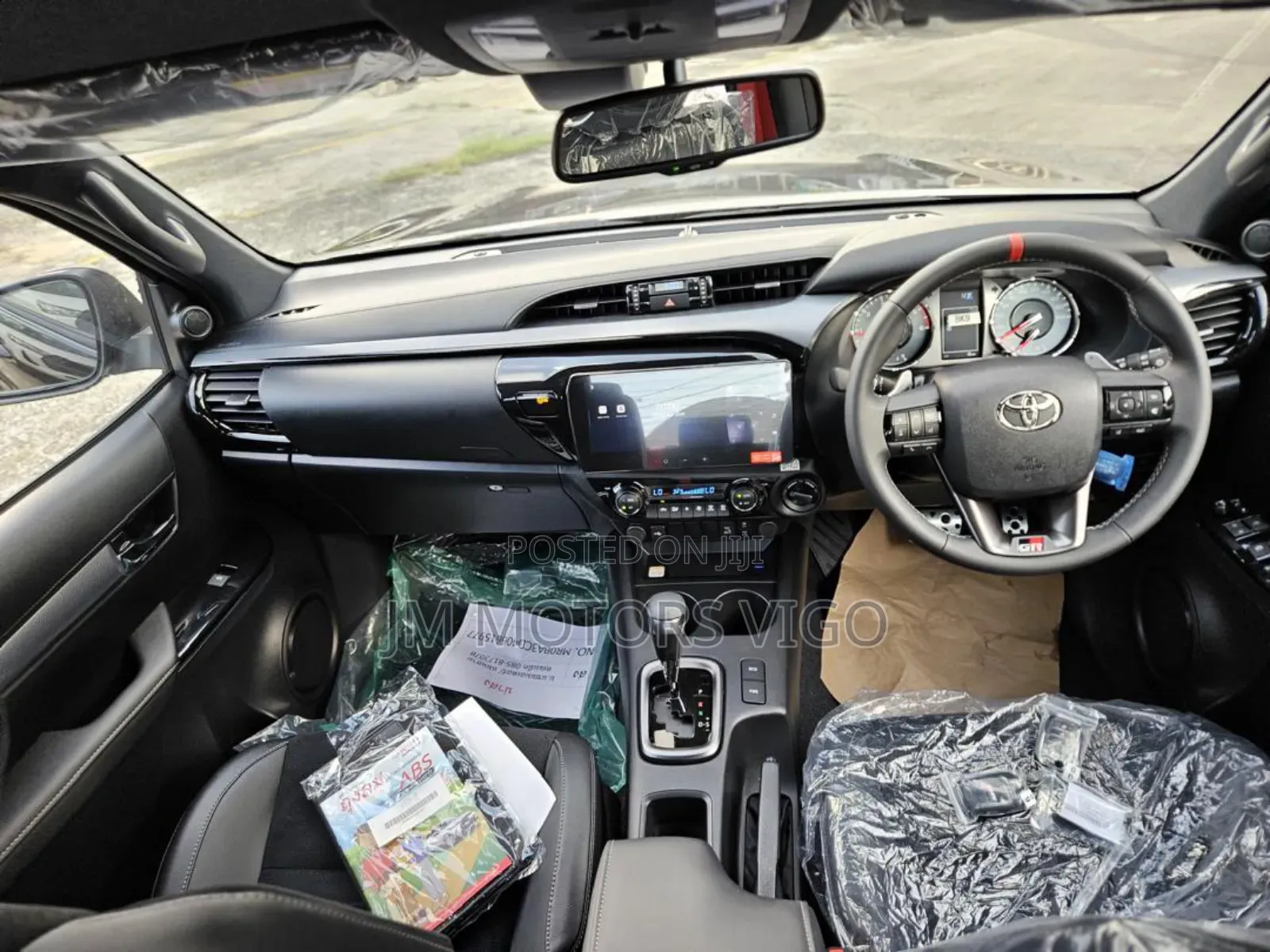 New Toyota Hilux 2024 Black