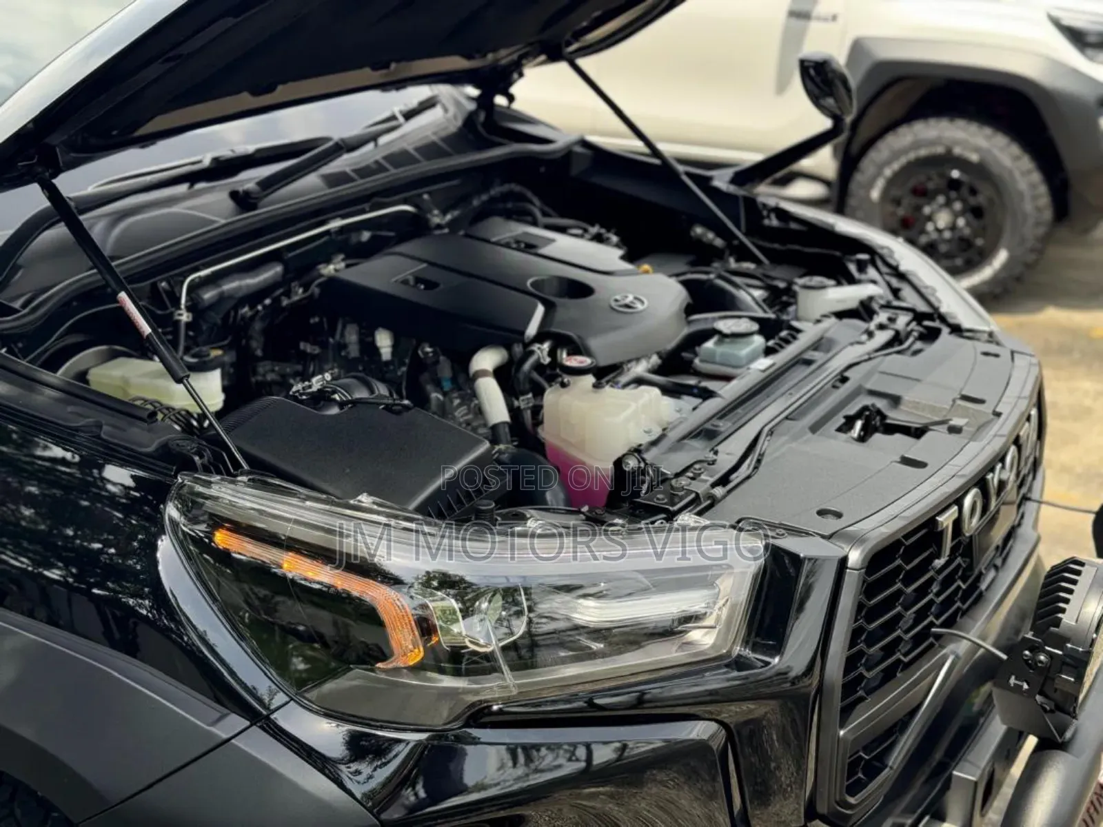New Toyota Hilux 2024 Black