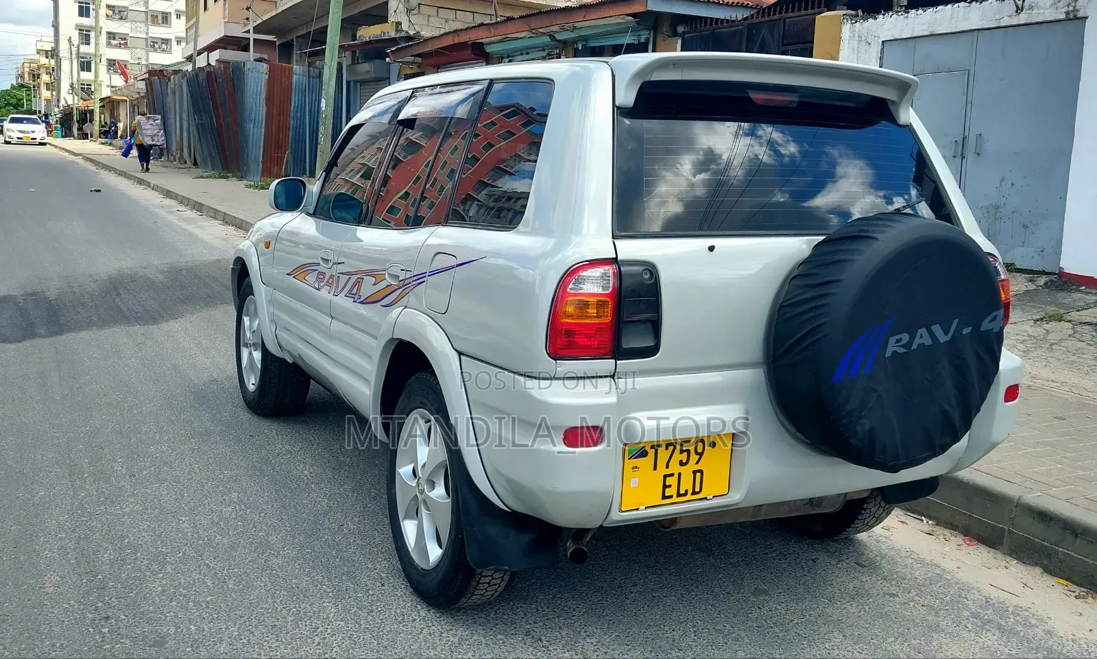 Toyota RAV4 Automatic 2000 White