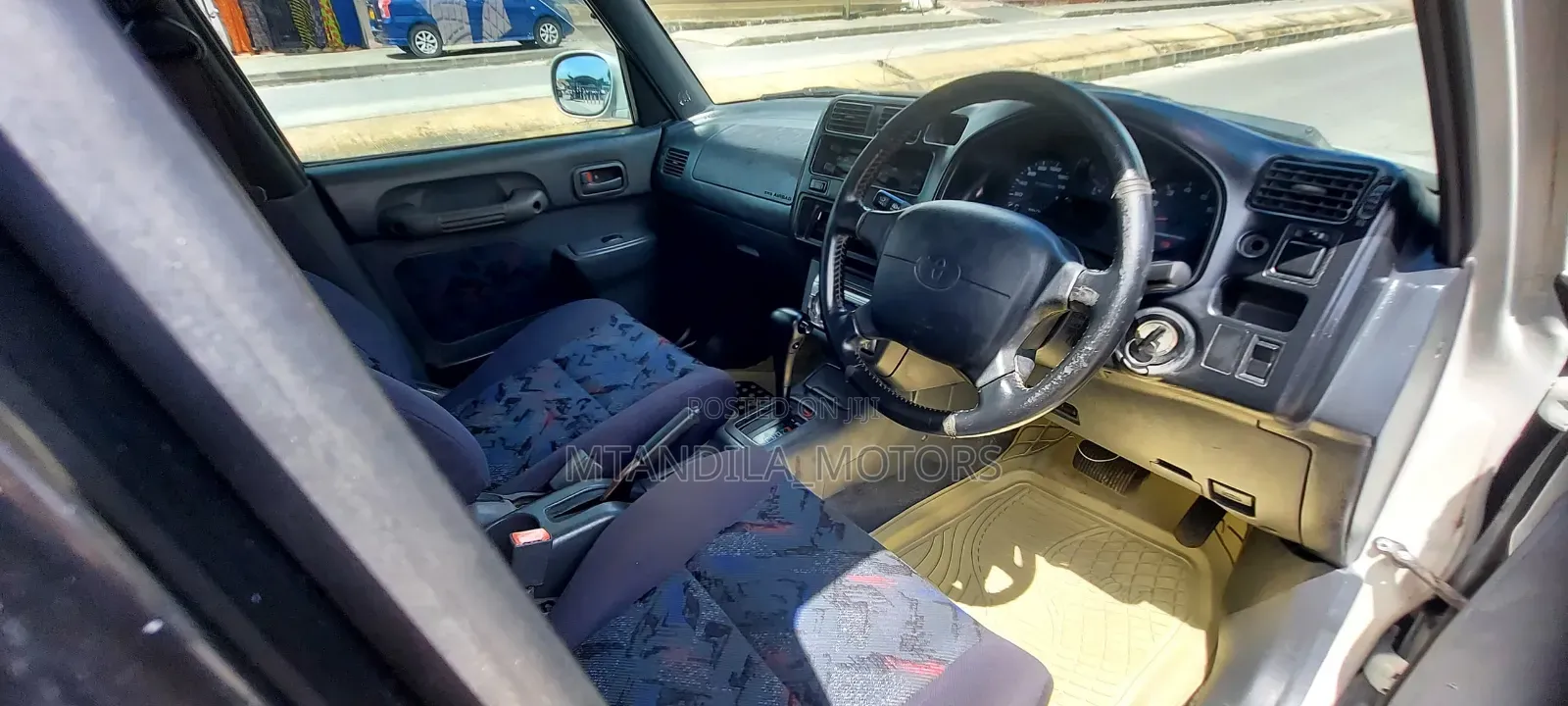 Toyota RAV4 Automatic 2000 White