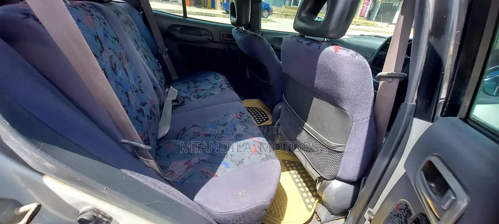 Toyota RAV4 Automatic 2000 White