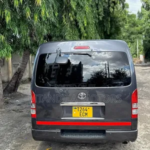 Toyota Quantum 2010 Grey