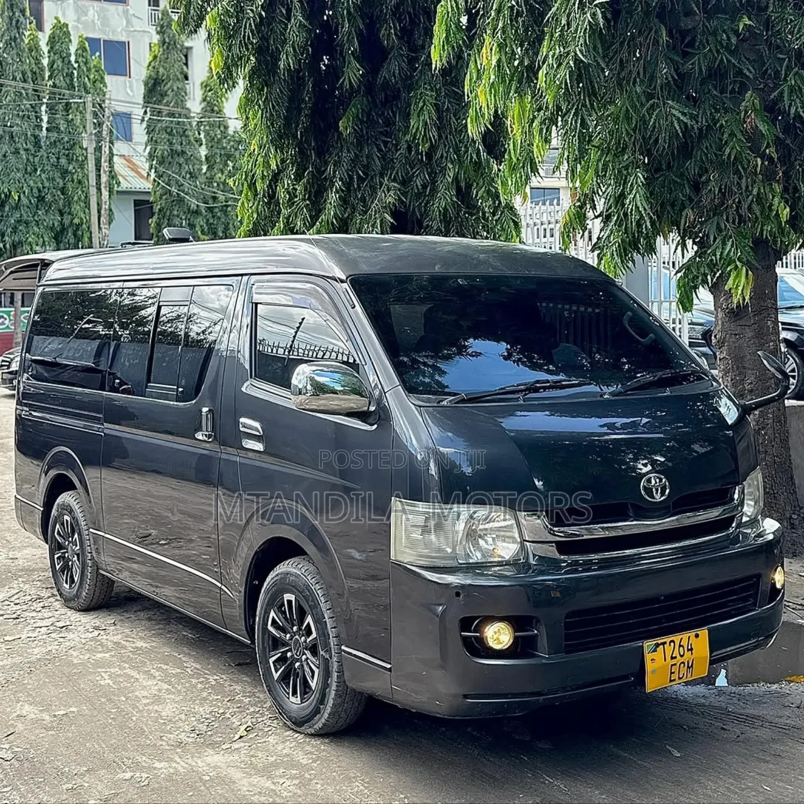 Toyota Quantum 2010 Grey