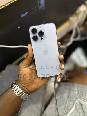 Photo - Apple iPhone 13 Pro 128 GB Blue