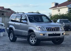 Photo - Toyota Land Cruiser Prado 2.7 5dr 2004 Silver