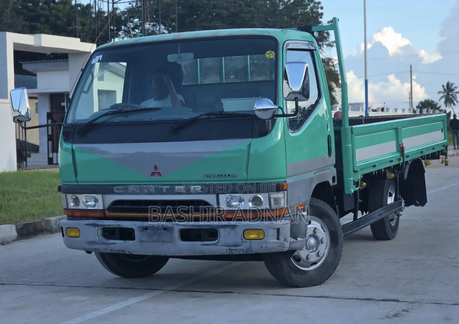 Mitsubishi Canter Lowbed 3.5 Tonnes Mpya Unregistered.