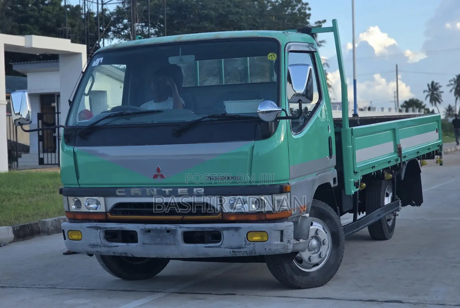 Mitsubishi Canter Lowbed 3.5 Tonnes Mpya Unregistered.