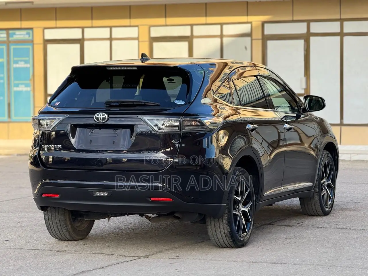 Toyota Harrier 2.0 2016 Matt Black