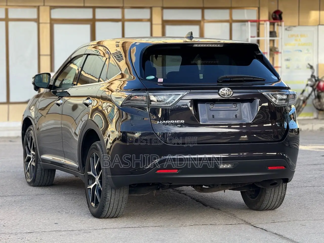 Toyota Harrier 2.0 2016 Matt Black