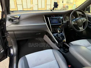 Toyota Harrier 2.0 2016 Matt Black