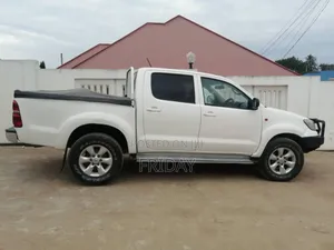 Toyota Hilux 2018 White
