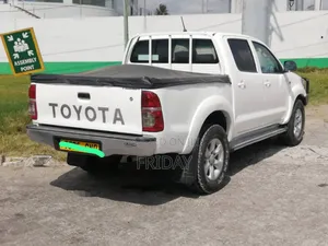 Toyota Hilux 2018 White