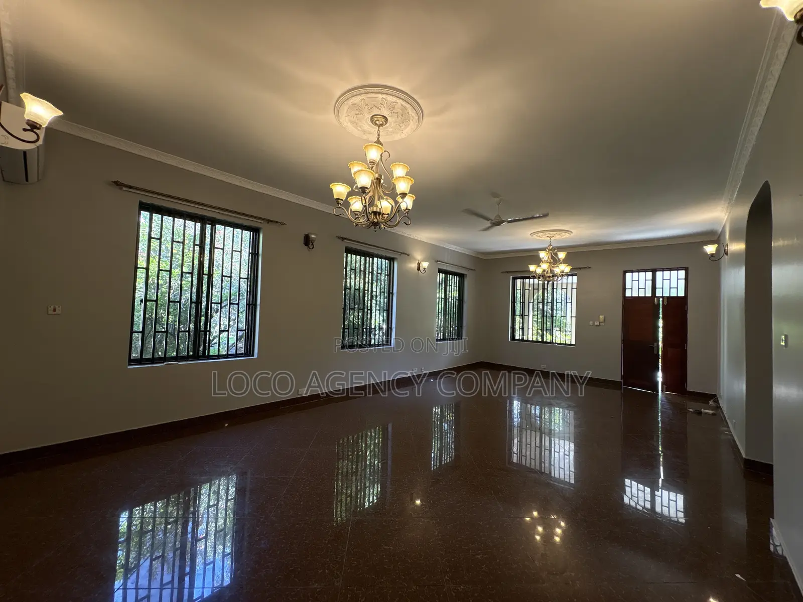 3bdrm Villa in Trusted Real Estate, Oyster Bay for rent