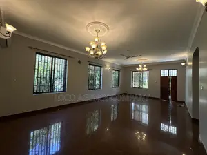 3bdrm Villa in Trusted Real Estate, Oyster Bay for rent