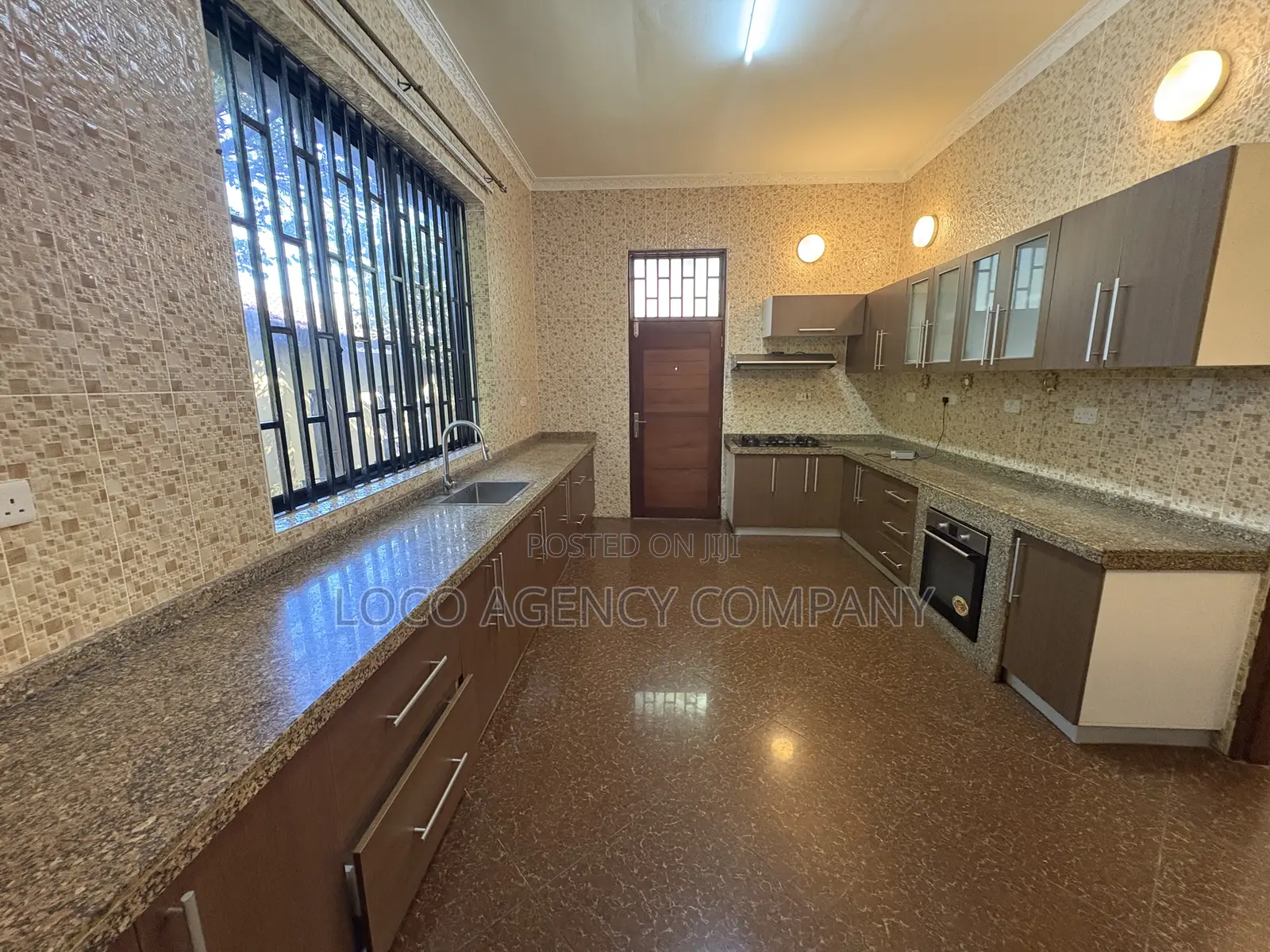 3bdrm Villa in Trusted Real Estate, Oyster Bay for rent