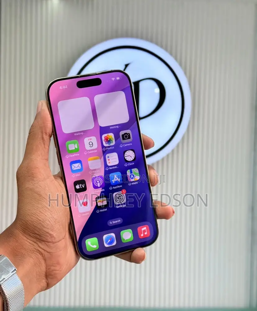 New Apple iPhone 16 Pro 256 GB Gold