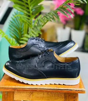 Completely and Totally Clarks Brand Za Ngozi Og