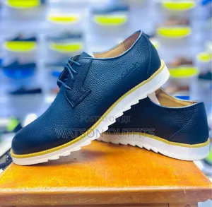 Completely and Totally Clarks Brand Za Ngozi Og