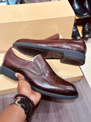 Clarks Grade One Za Ngozi Na Soli Kali Zisizo Na Kamba